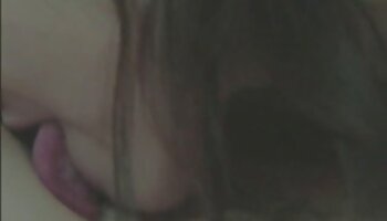 শৃঙ্গাকার গৃহিণী মাগি চোদা চুদি অ্যাঞ্জেলা অ্যাস্পেন কুকল্ডকে দেখার জন্য তার ভিতরের বেশ্যা খুলে দেয়